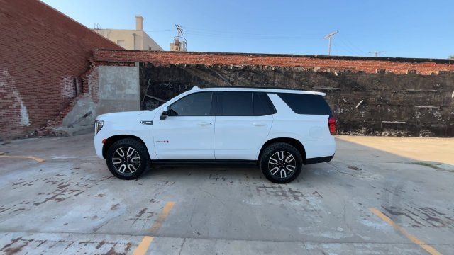 Used 2023 GMC Yukon AT4 w/ Technology Package AWD/4WD image 5