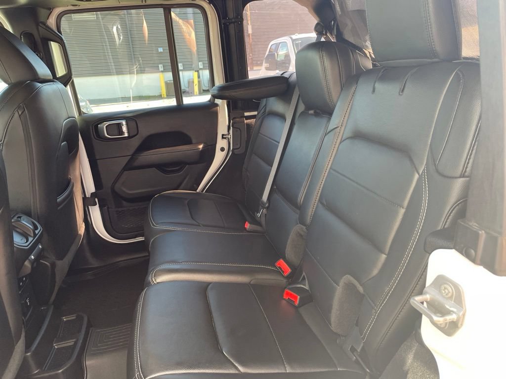 Used 2022 Jeep Wrangler Unlimited Sahara w/ Cold Weather Group AWD/4WD image 26