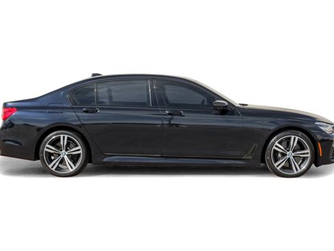 Used 2016 BMW 750i xDrive image 7