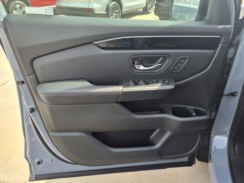 New 2025 Honda Pilot Touring image 18