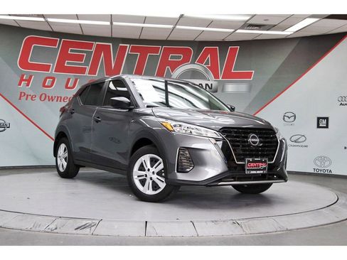Used 2025 Nissan Kicks Play S FWD image 1