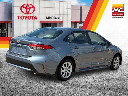 Used 2022 Toyota Corolla LE FWD image 5