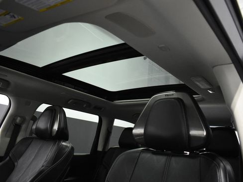 Used 2025 INFINITI QX80 Sensory image 21