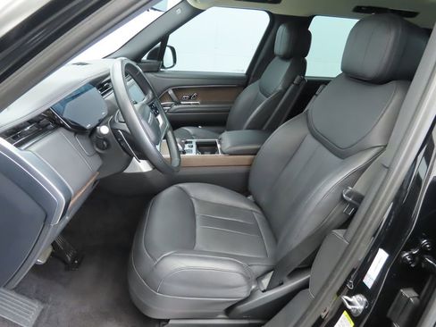 Used 2023 Land Rover Range Rover Long Wheelbase SE image 19