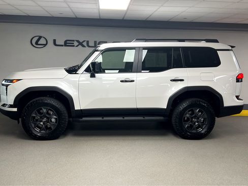 Certified 2026 Lexus GX 550 AWD/4WD image 4
