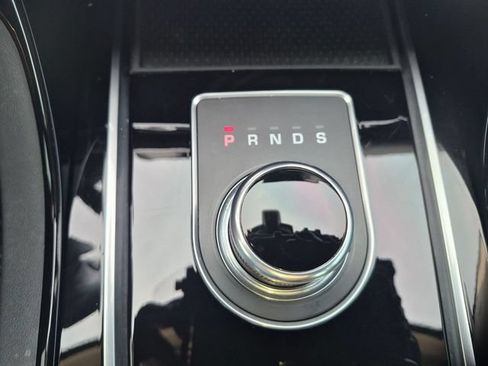 Used 2017 Jaguar XE Premium RWD image 12