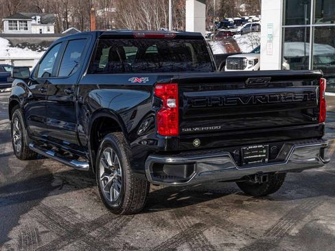 Used 2025 Chevrolet Silverado 1500 LT image 6