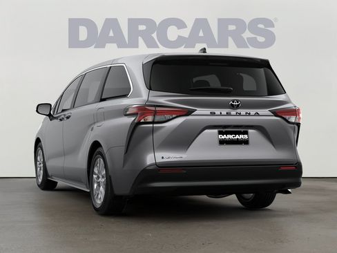New 2026 Toyota Sienna LE AWD/4WD image 3