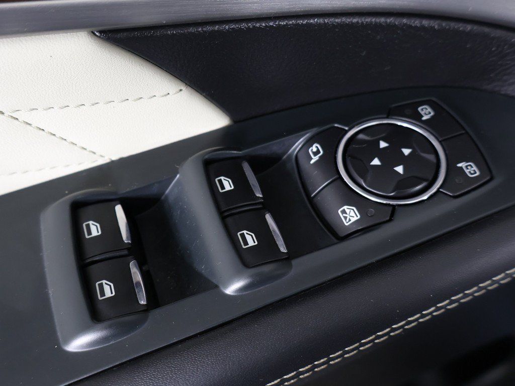 Used 2018 Ford Explorer Platinum AWD/4WD image 46