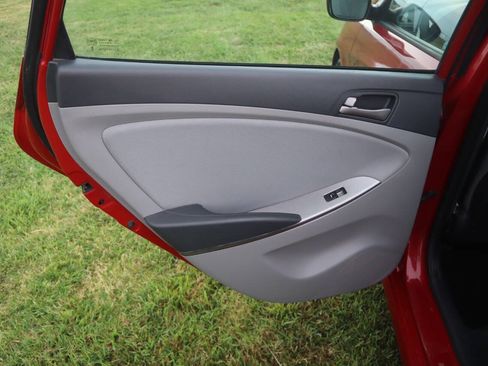 Used 2017 Hyundai Accent SE FWD image 16