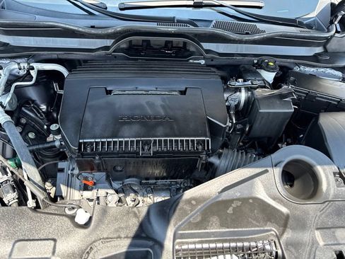 Used 2025 Honda Pilot Elite image 12