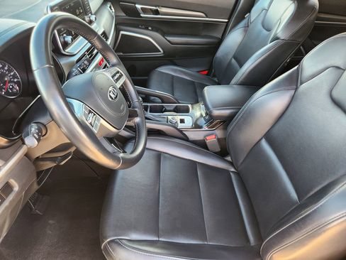 Used 2020 Kia Telluride S image 12