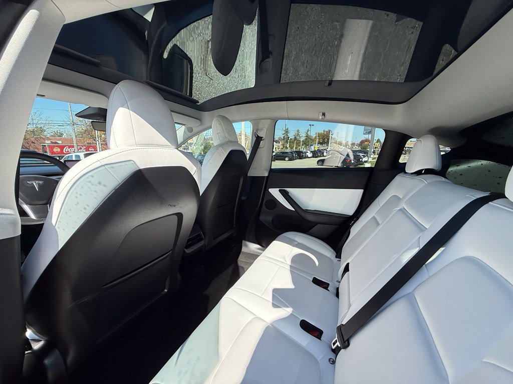 Used 2022 Tesla Model Y Long Range AWD/4WD image 21