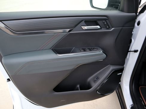 New 2026 GMC Acadia AT4 w/ Luxury Package image 10