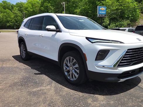 Used 2025 Buick Enclave Preferred FWD image 13