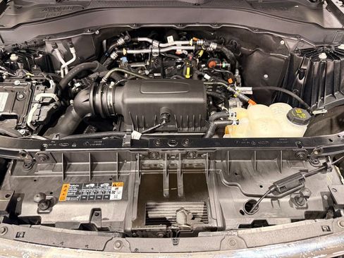 Certified 2022 Ford Explorer XLT w/ Equipment Group 202A image 7