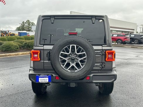 Used 2025 Jeep Wrangler Sahara w/ Safety Group image 15