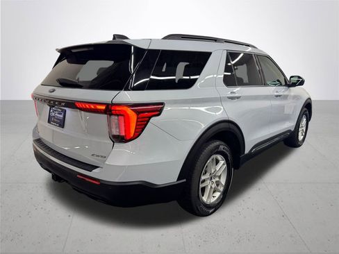 Used 2025 Ford Explorer Active image 7