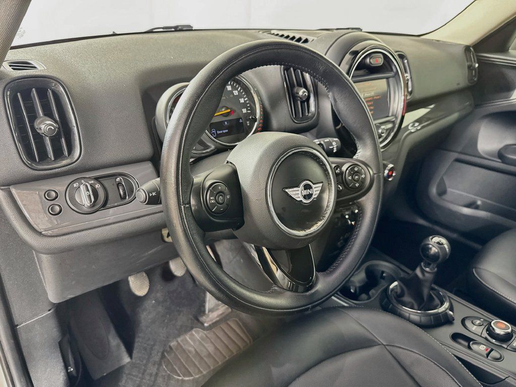 Used 2017 MINI Cooper Countryman FWD image 9