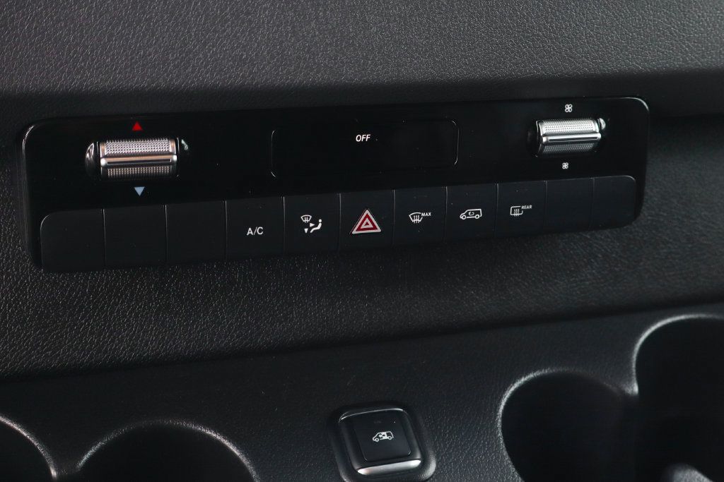 Used 2021 Mercedes-Benz Sprinter 2500 image 35