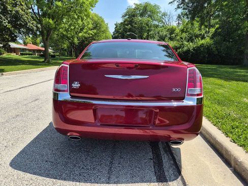 Used 2014 Chrysler 300 AWD w/ Driver Convenience Group image 4