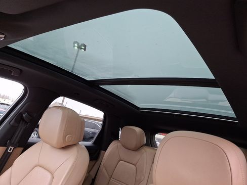 Used 2019 Porsche Cayenne image 14