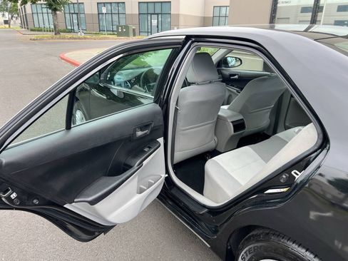 Used 2012 Toyota Camry LE FWD image 8
