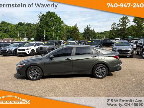 Used 2024 Hyundai Elantra SEL FWD image 4