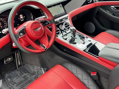 Used 2020 Bentley Continental GT image 17