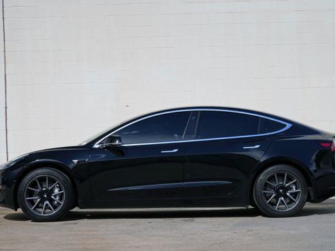 Used 2018 Tesla Model 3 Long Range RWD image 8