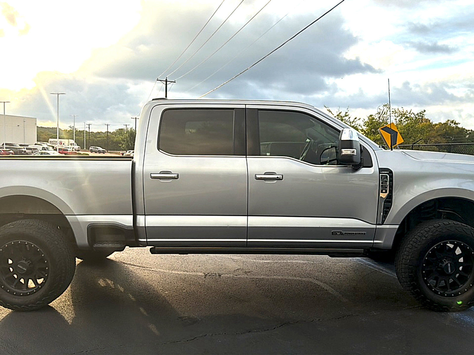 Used 2023 Ford F250 Lariat w/ Lariat Ultimate Package AWD/4WD image 5