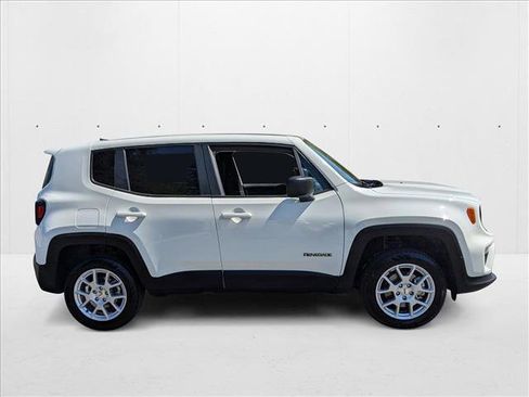 Used 2023 Jeep Renegade Latitude image 4