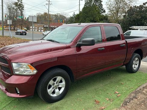 Used 2017 RAM 1500 Express image 4