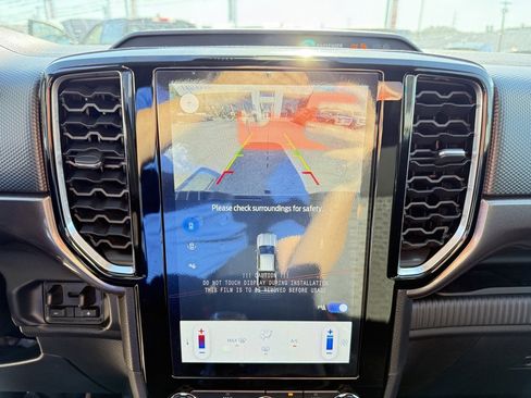 New 2025 Ford Ranger XLT w/ FX4 Off-Road Package image 21