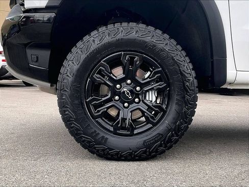 Used 2024 Chevrolet Silverado 1500 ZR2 w/ Technology Package AWD/4WD image 7