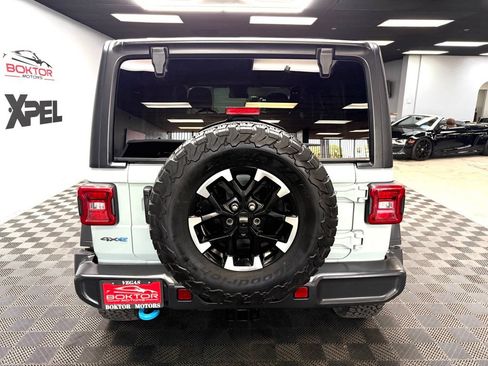 Used 2024 Jeep Wrangler Unlimited Rubicon 4xe w/ Convenience Group AWD/4WD image 13