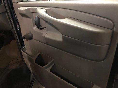 Used 2006 Chevrolet Express 1500 Passenger image 16