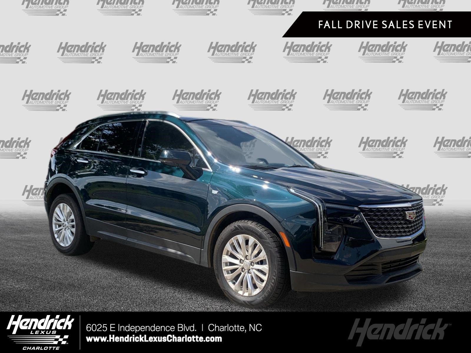 Used 2024 Cadillac XT4 Luxury w/ Cold Weather Package FWD image 1
