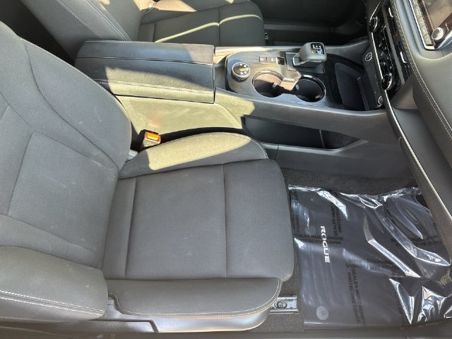 Used 2023 Nissan Rogue S AWD/4WD image 27