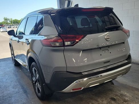 Used 2022 Nissan Rogue Platinum w/ Head-Up Display Package AWD/4WD image 2