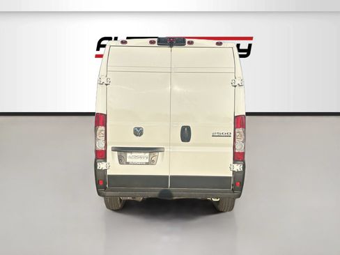 Used 2024 RAM ProMaster 2500 w/ Convenience Group FWD image 6