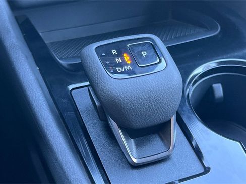 Used 2025 Nissan Rogue SV image 23