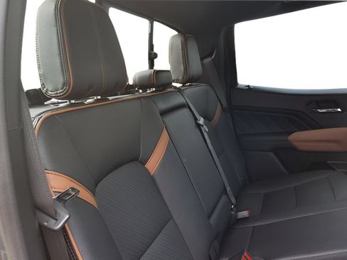 Used 2023 GMC Canyon AT4 w/ AT4 Premium Package AWD/4WD image 35