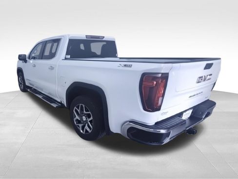 Used 2022 GMC Sierra 1500 SLT w/ SLT Premium Package AWD/4WD image 8