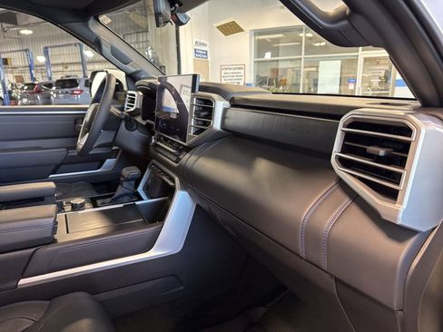 Used 2025 Toyota Sequoia Platinum w/ TRD Off-Road Package AWD/4WD image 37