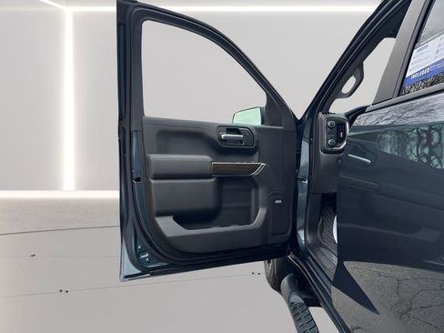 Used 2021 Chevrolet Silverado 1500 LT Trail Boss w/ Convenience Package II image 18