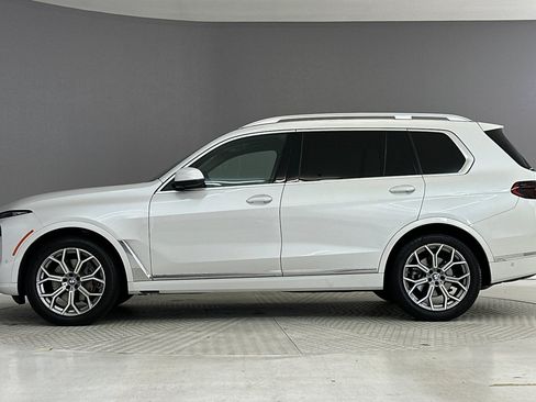 Used 2024 BMW X7 xDrive40i w/ Executive Package AWD/4WD image 2