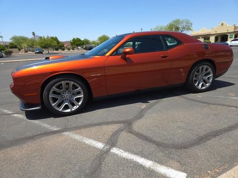 Used 2020 Dodge Challenger R/T image 2