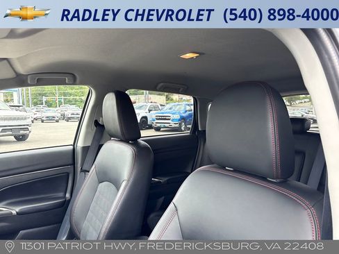 Used 2025 Mitsubishi Outlander Sport AWD image 3