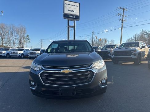 Used 2020 Chevrolet Traverse LT image 8